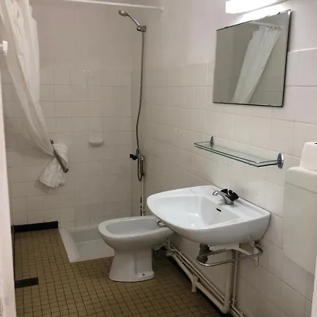 Apartament Le Sun Trap -t2 Calme Au Rdc A 2 Pas De La Avec Vue Sur Jardin - Quiet And Well Located *